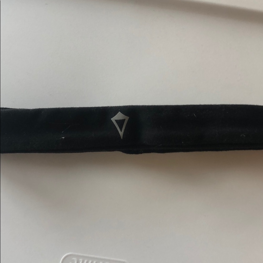 black ivivva headband